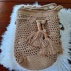 The Sak Vntage Crochet shoulder bag beige color.